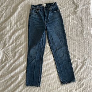 Abercrombie and Fitch 90’s straight